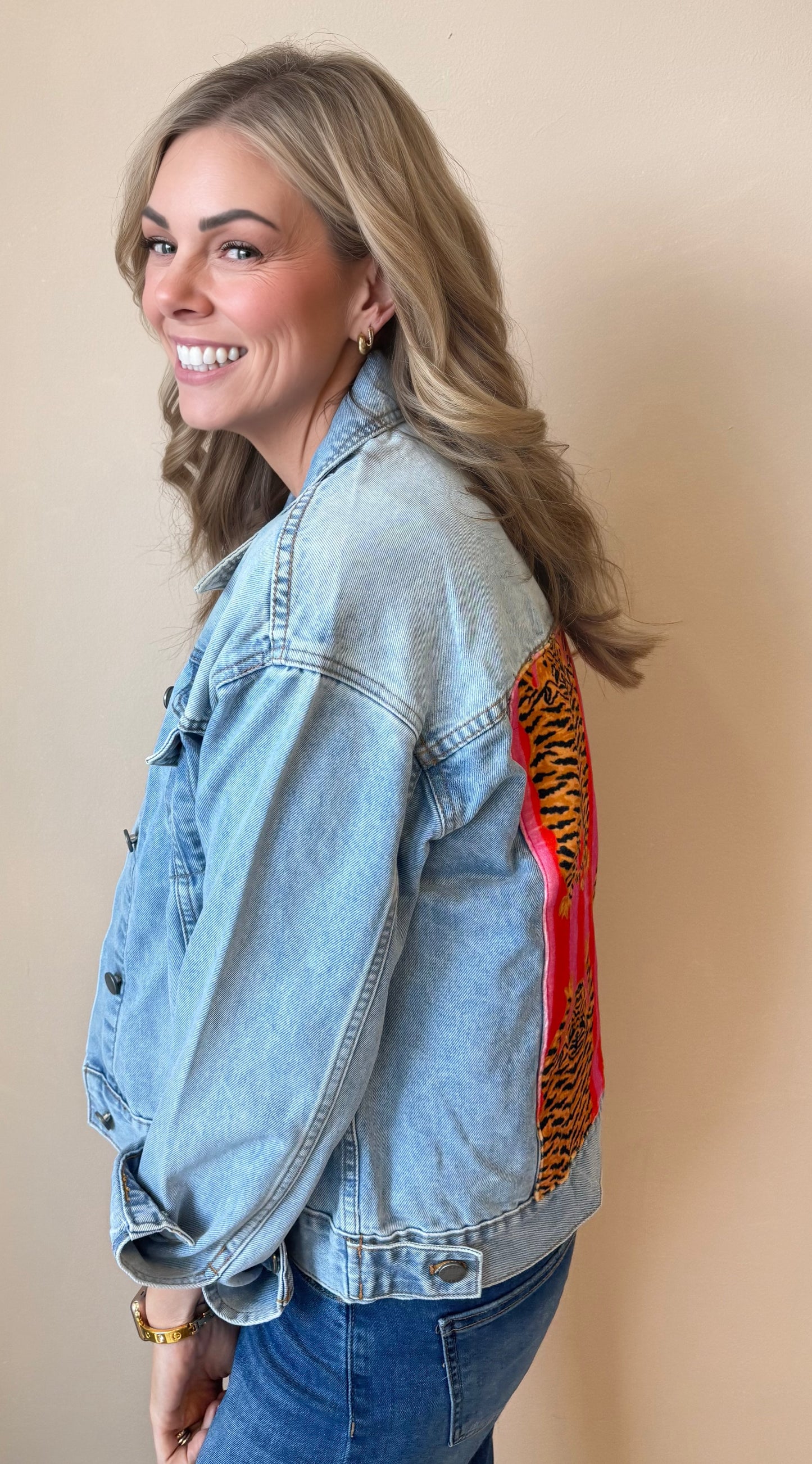 Wild in Style Boyfriend Jean Jacket – Women’s Light Wash Denim Jacket with Tiger Print Statement Back