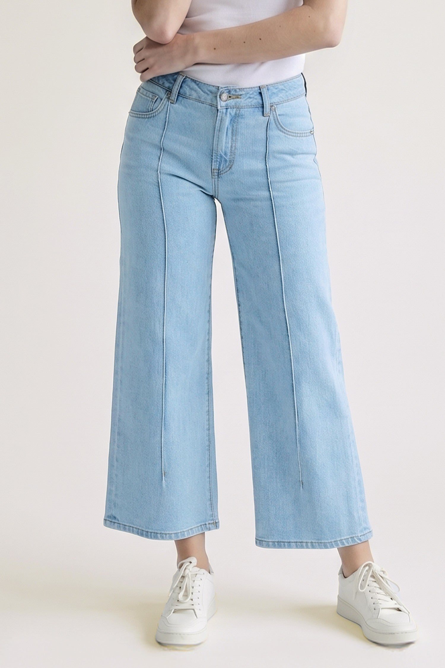 Bexley Straight Jean in Light Wash — tummy control straight leg jean from Thread & Clover boutique
