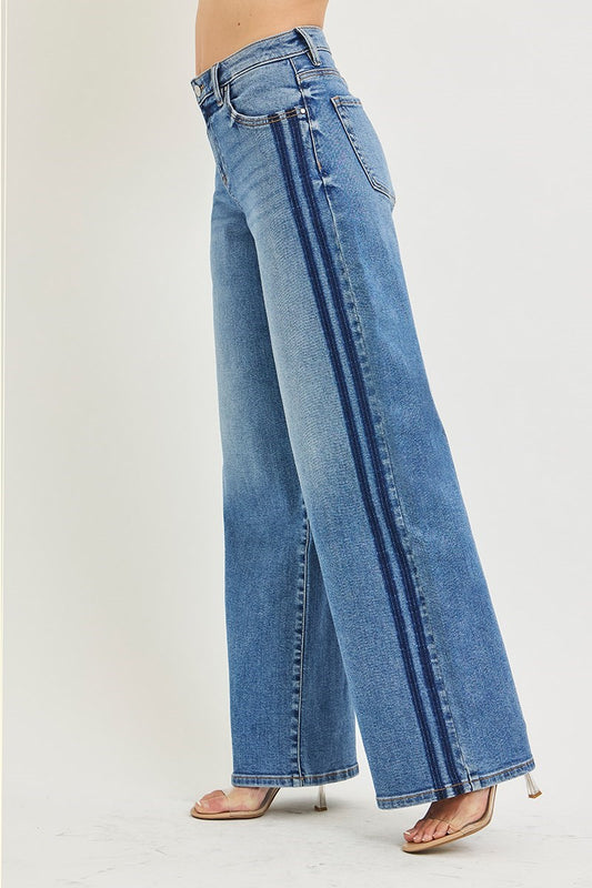 Risen Josslyn Wide Leg Jean in Medium Wash — slouchy wide leg denim from Thread & Clover boutique